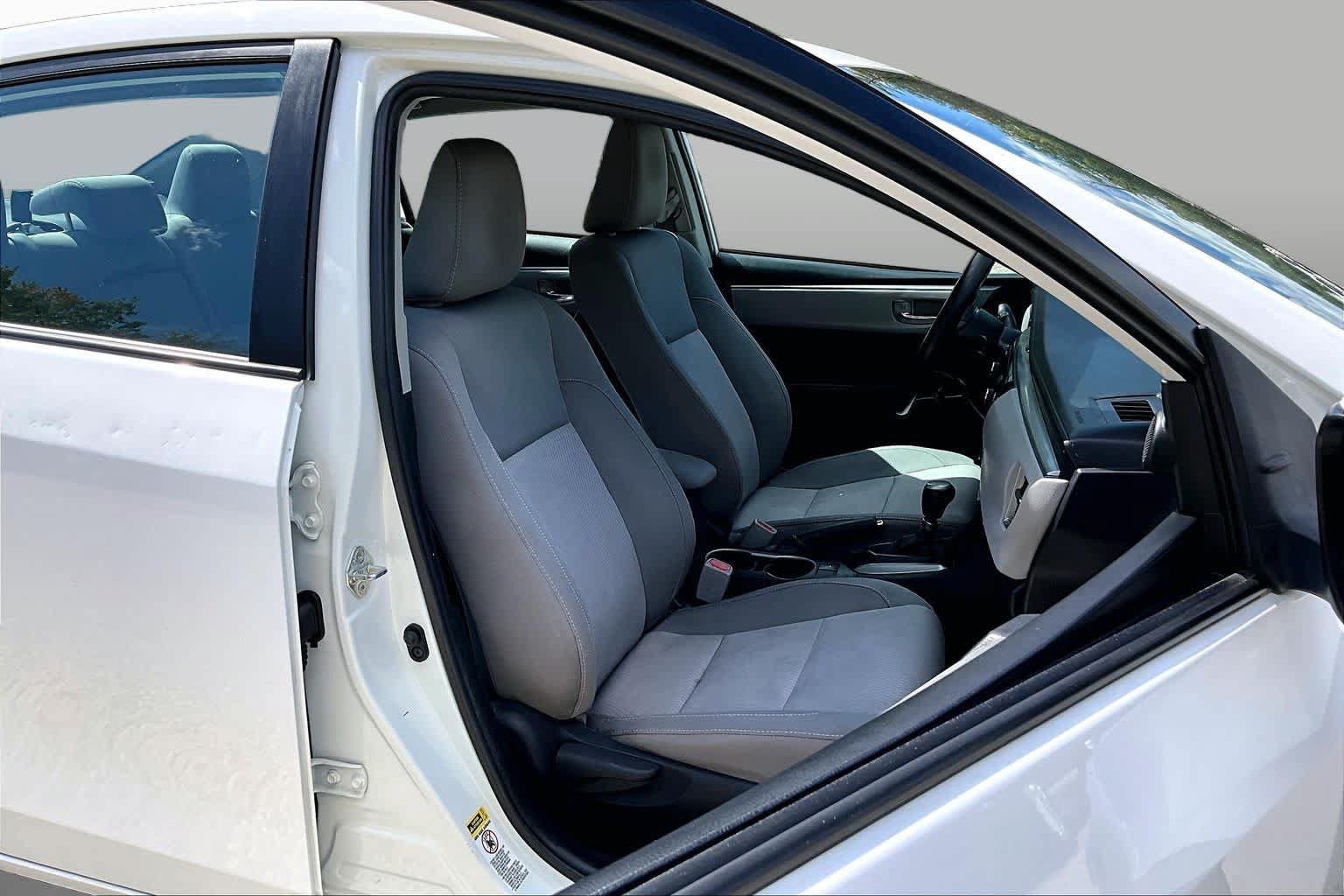 Used 2015 Toyota Corolla LE FWD image 8