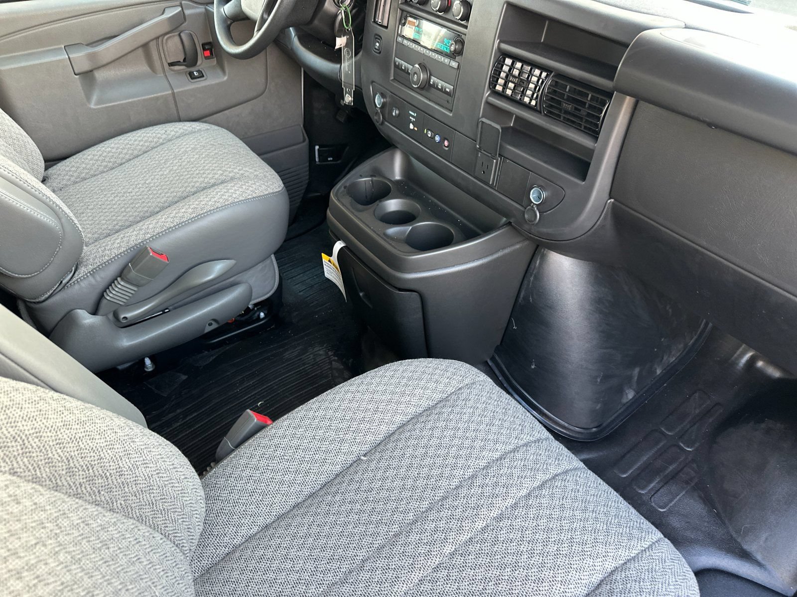 New 2025 GMC Savana 2500 w/ Driver Convenience Package RWD image 15