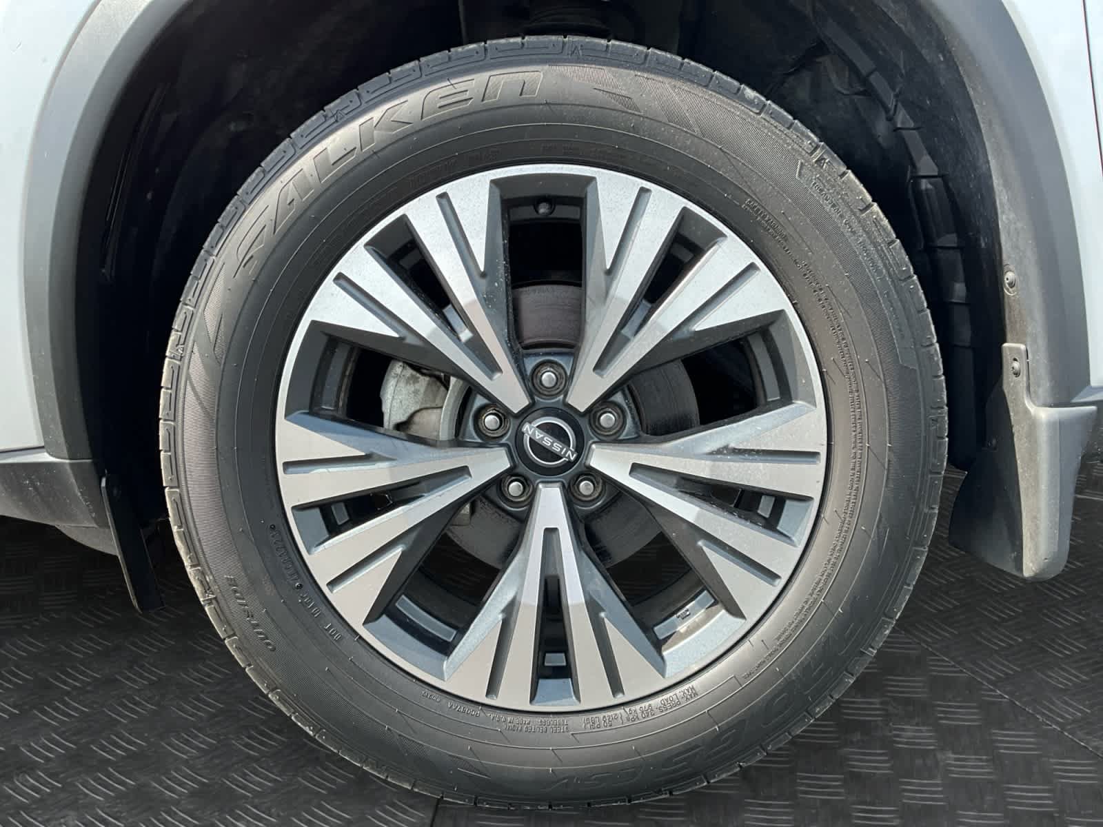 Used 2023 Nissan Rogue SV AWD/4WD image 14