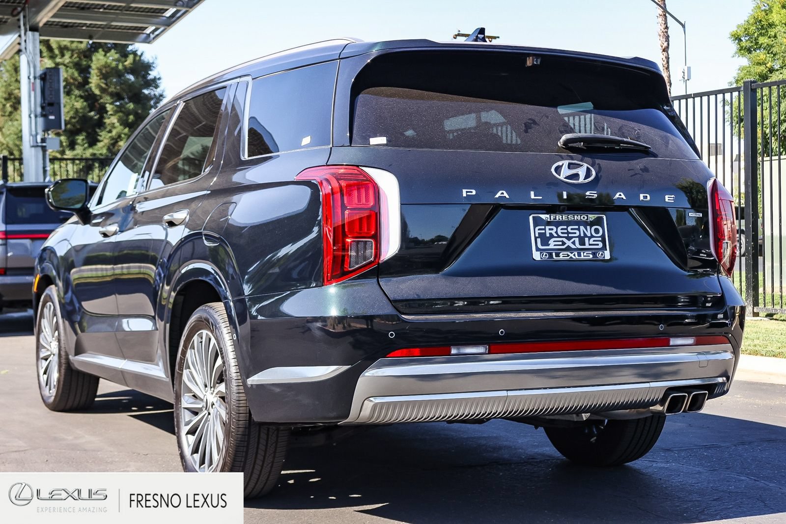 Used 2025 Hyundai Palisade Calligraphy AWD/4WD image 4