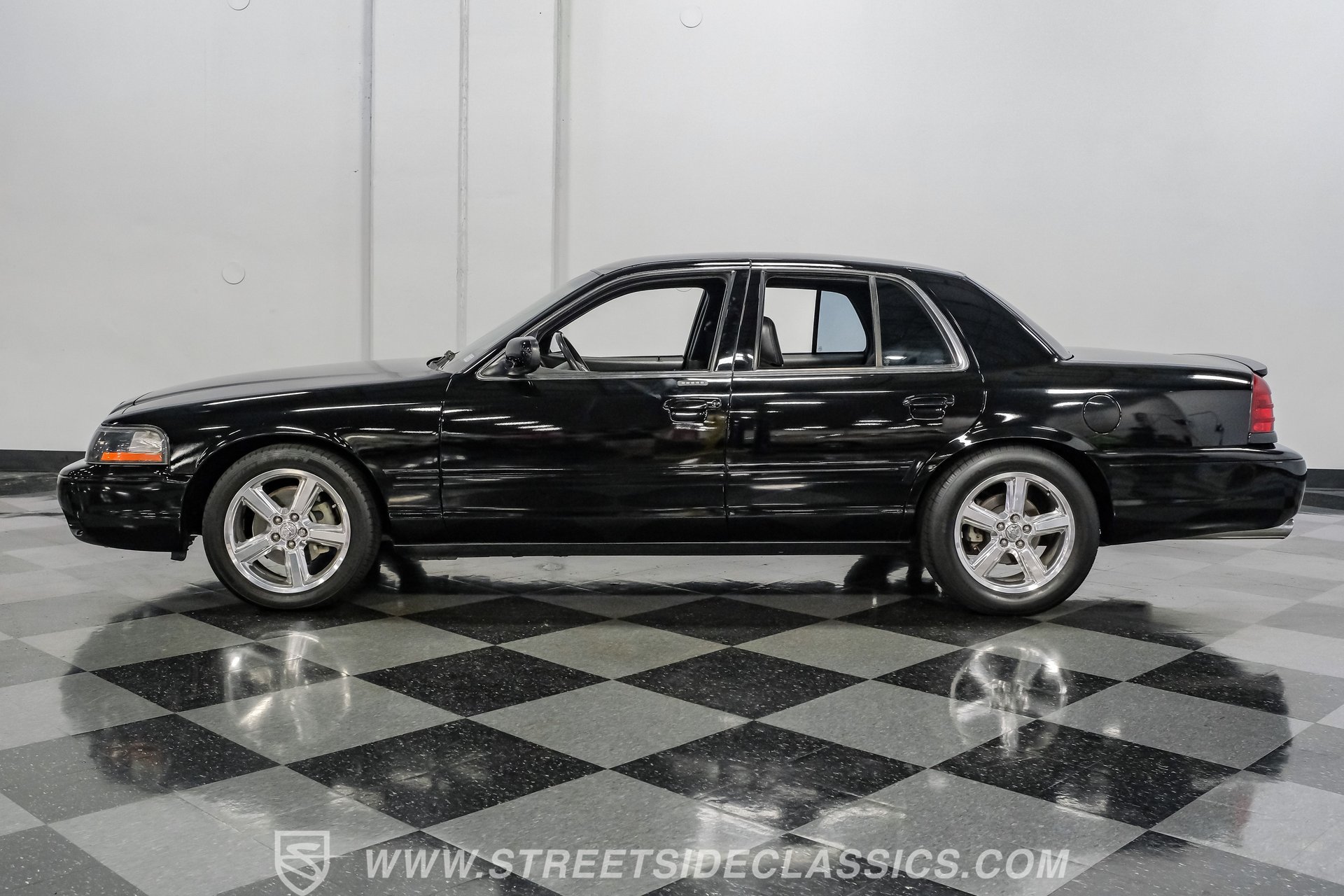 Used 2003 Mercury Marauder RWD image 2