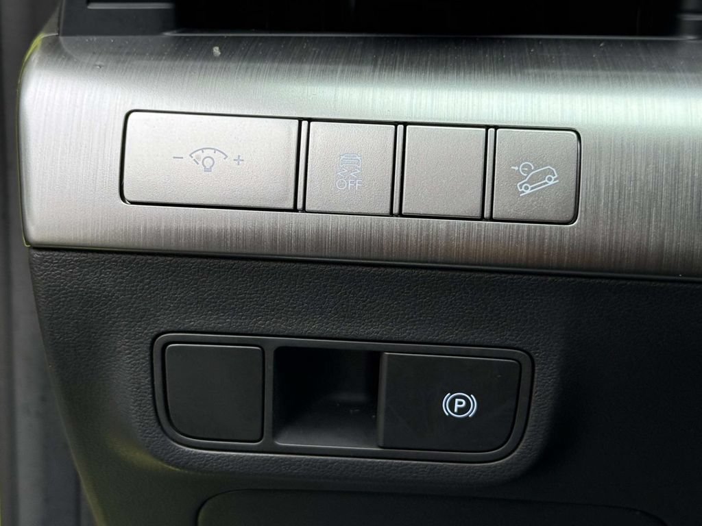 Used 2025 Hyundai Kona SEL FWD image 26