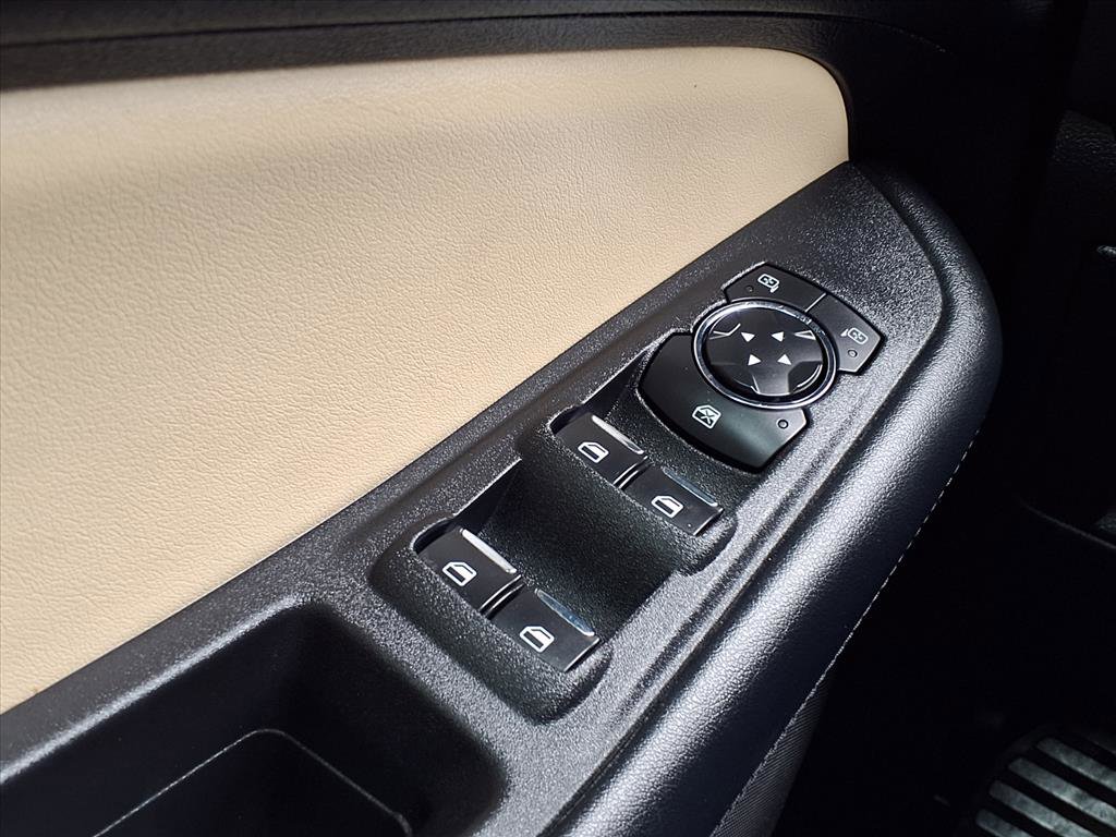 Used 2021 Ford Edge SEL image 12