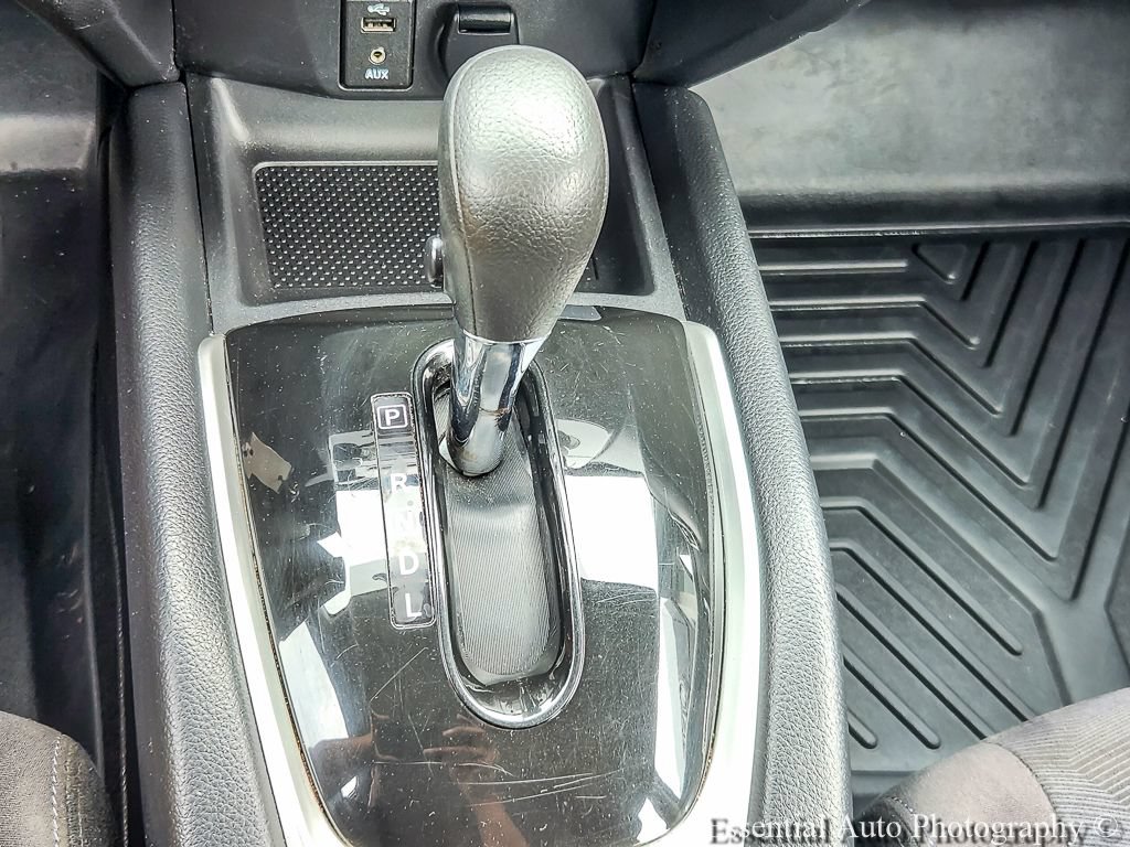 Used 2015 Nissan Rogue S AWD/4WD image 13