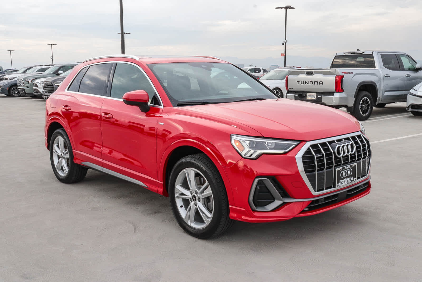 Used 2023 Audi Q3 2.0T Premium w/ 19" Wheel Package image 3