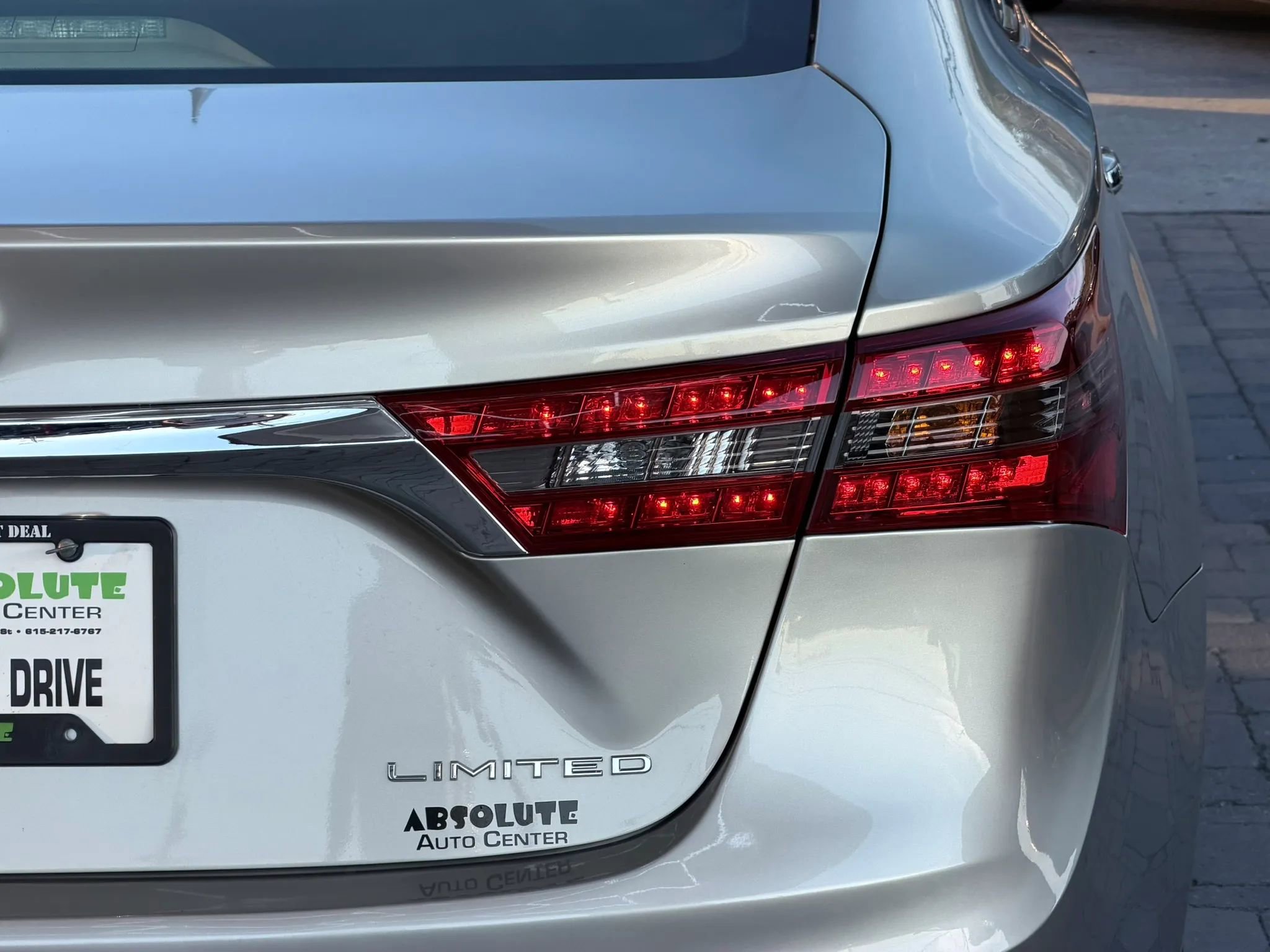 Used 2017 Toyota Avalon Limited FWD image 72