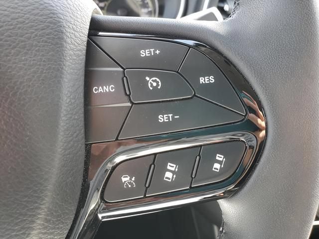 Used 2023 Jeep Cherokee Altitude Lux AWD/4WD image 27