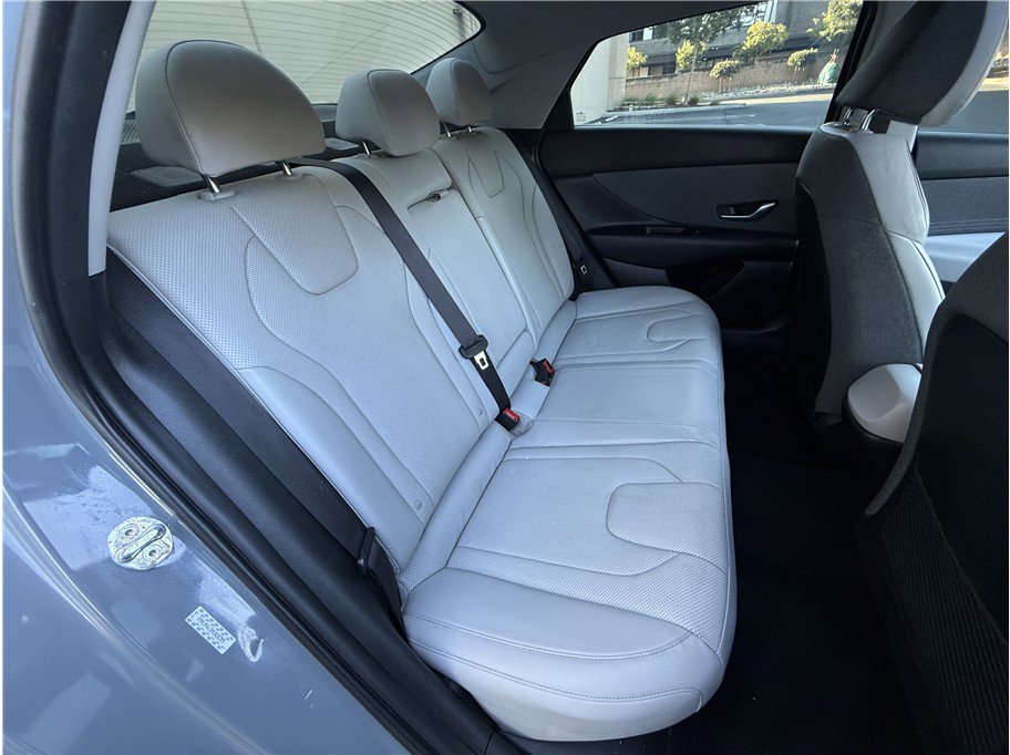 Used 2022 Hyundai Elantra Limited w/ Preferred Accessory Package image 14
