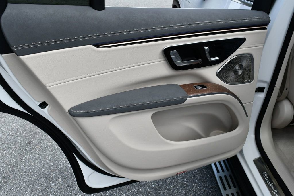 Used 2023 Mercedes-Benz EQS 450+ SUV image 16