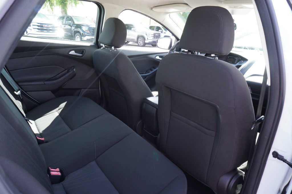 Used 2015 Ford Focus SE w/ Reverse Sensing Package FWD image 13