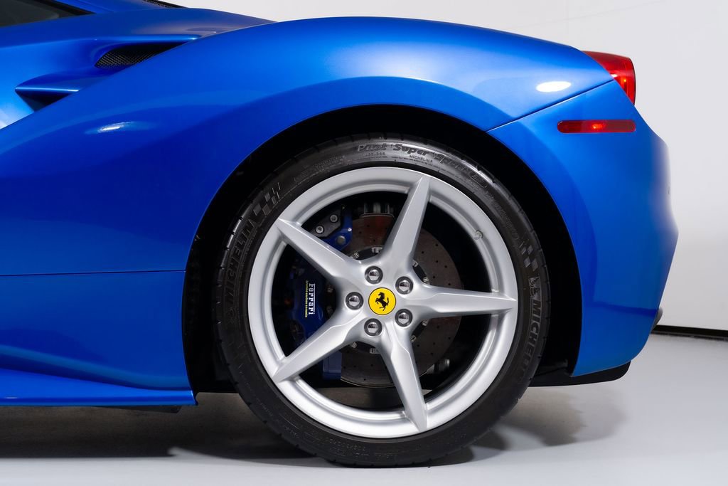 Used 2018 Ferrari 488 GTB image 14