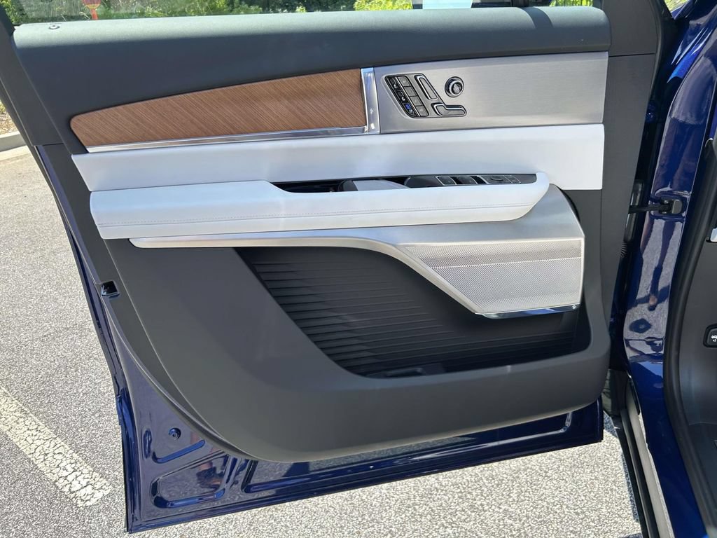 New 2027 Cadillac Vistiq Luxury AWD/4WD image 16