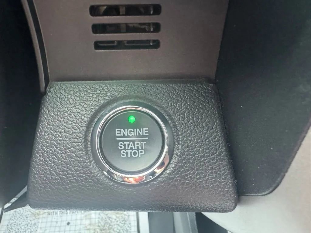 Used 2020 Ford F150 Lariat w/ Equipment Group 502A Luxury AWD/4WD image 26