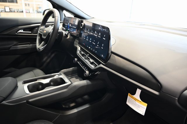 New 2026 Chevrolet Equinox EV LT image 13