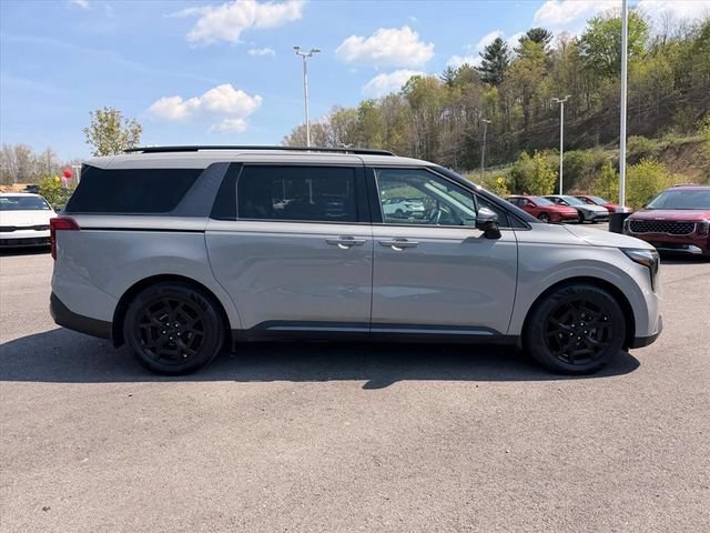 Used 2025 Kia Carnival SX w/ SX Dark Edition Package FWD image 16