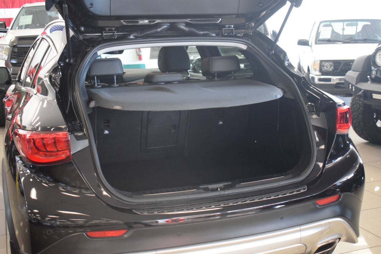 Used 2018 INFINITI QX30 Premium w/ Navigation Package AWD/4WD image 25