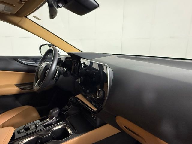 Used 2024 Lexus NX 250 FWD w/ Towing Package (2000 Lbs) image 35