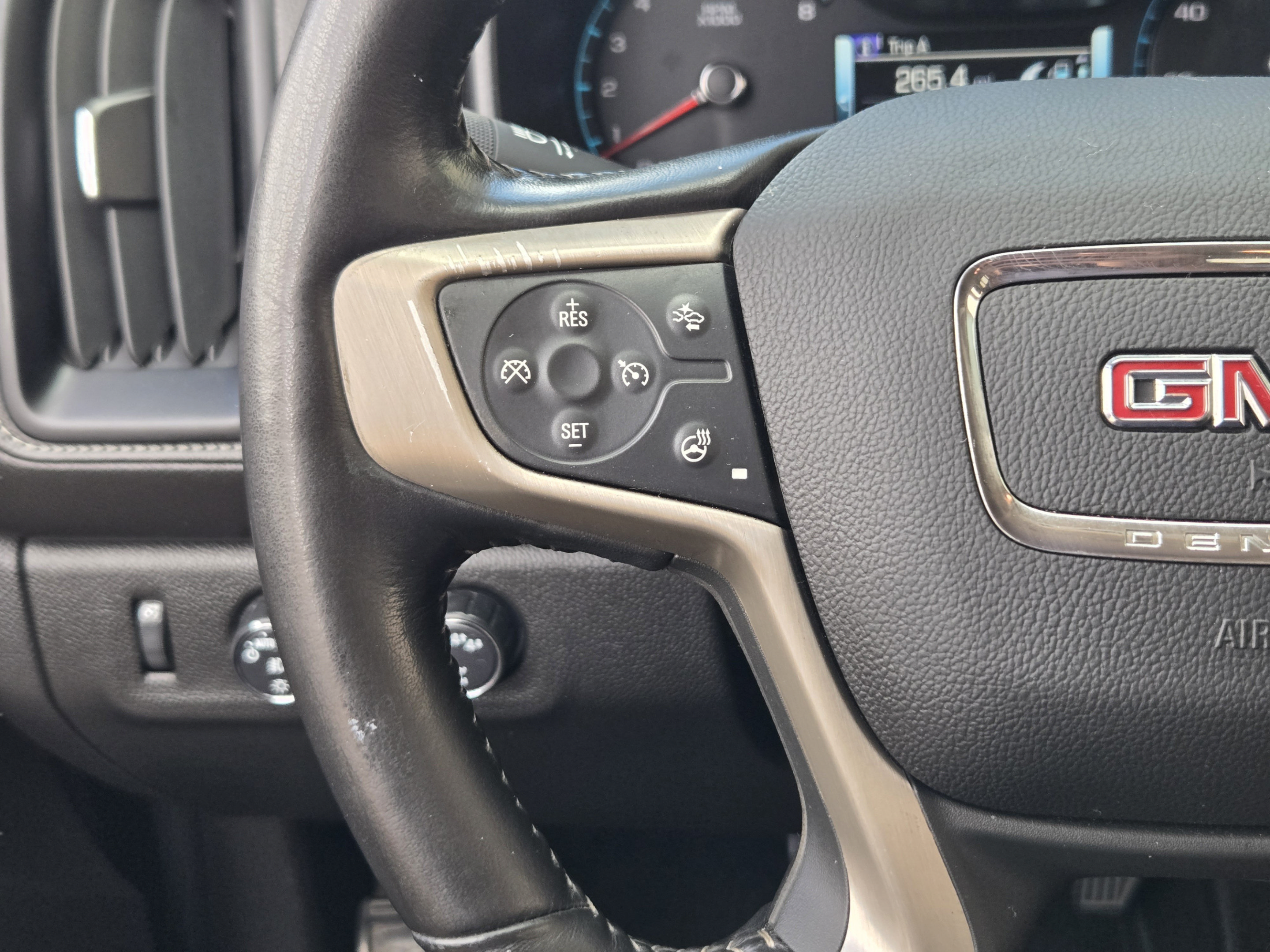 Used 2018 GMC Canyon Denali AWD/4WD image 27