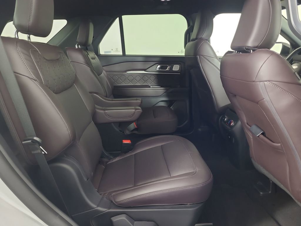 Used 2025 Ford Explorer Platinum w/ LUX Leather Package AWD/4WD image 23