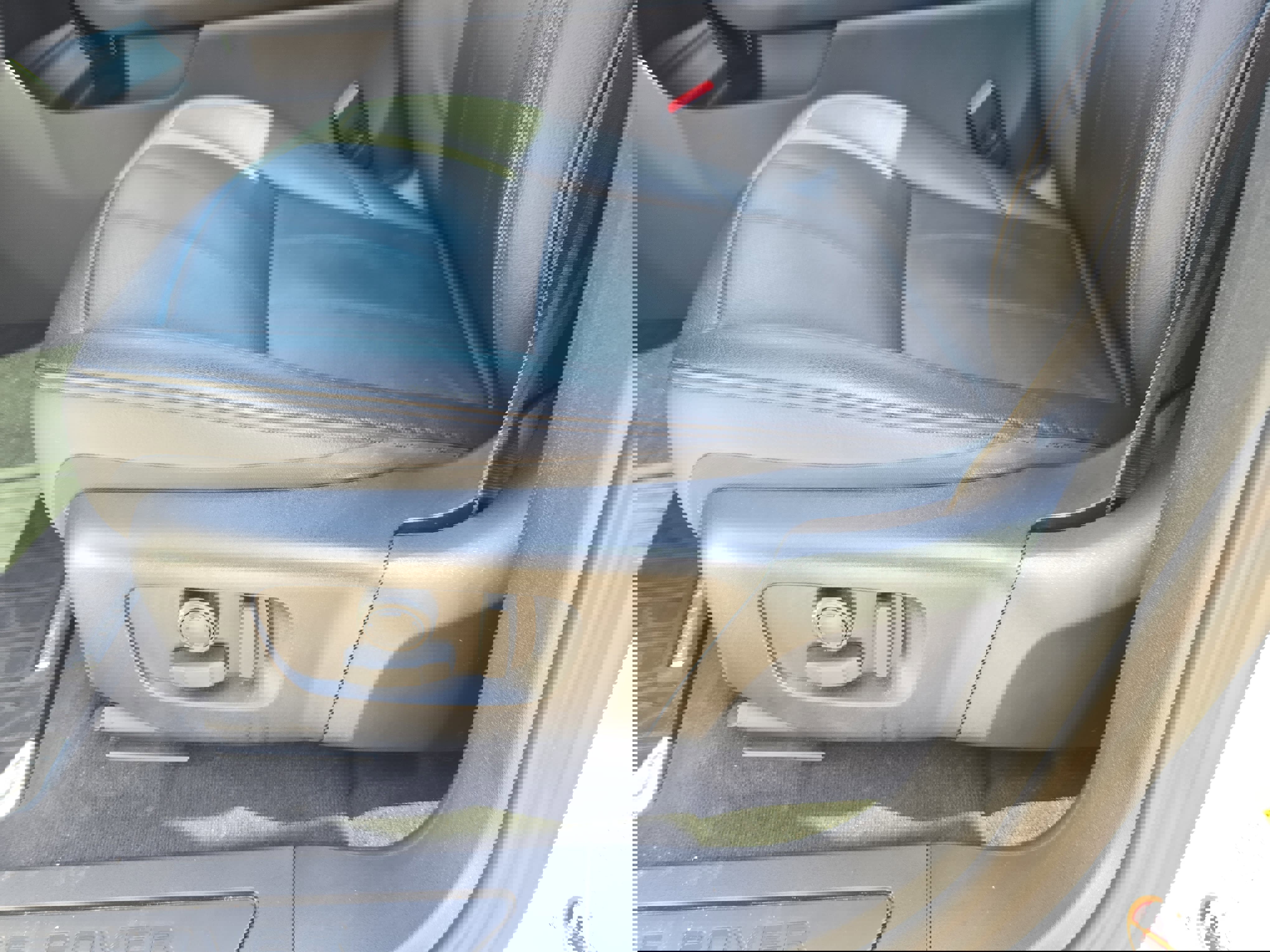 Certified 2023 Land Rover Range Rover Evoque SE image 29