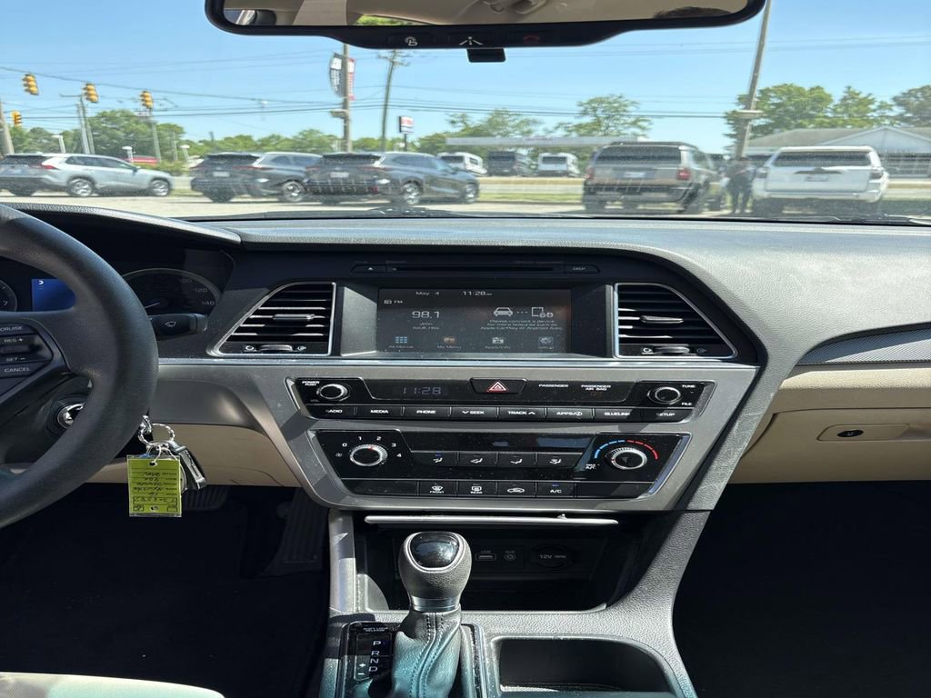 Used 2016 Hyundai Sonata SE FWD image 14