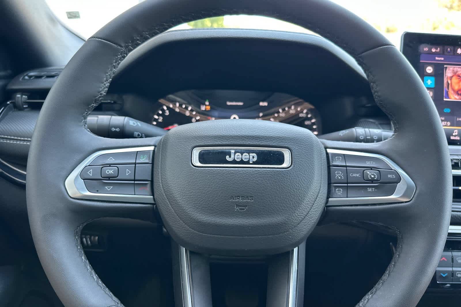 Used 2023 Jeep Compass Latitude w/ Convenience Group AWD/4WD image 24