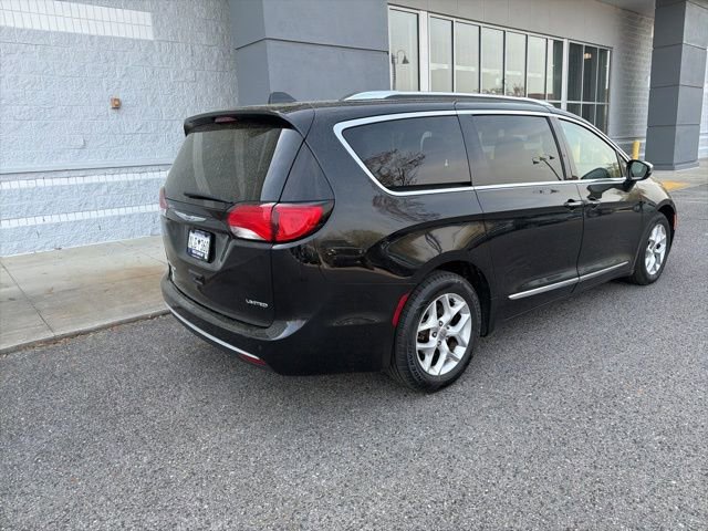 Used 2020 Chrysler Pacifica Limited image 13