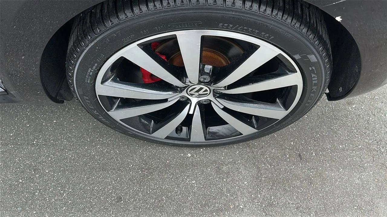 Used 2012 Volkswagen Beetle 2.0T FWD image 13