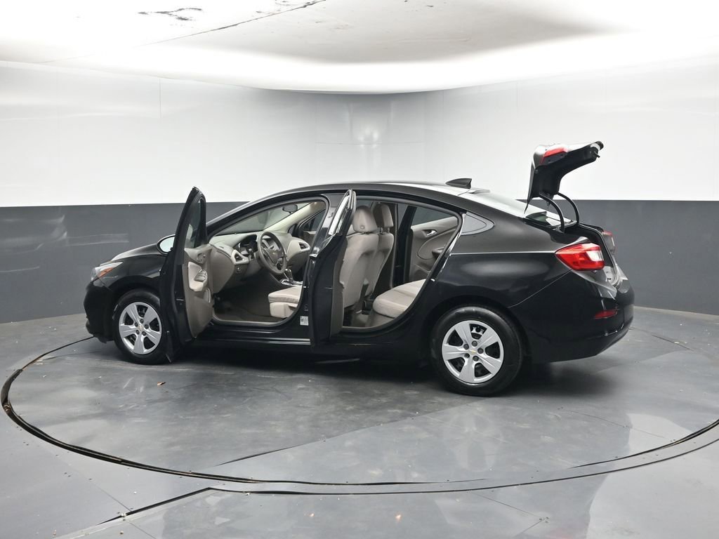 Used 2018 Chevrolet Cruze LS image 45