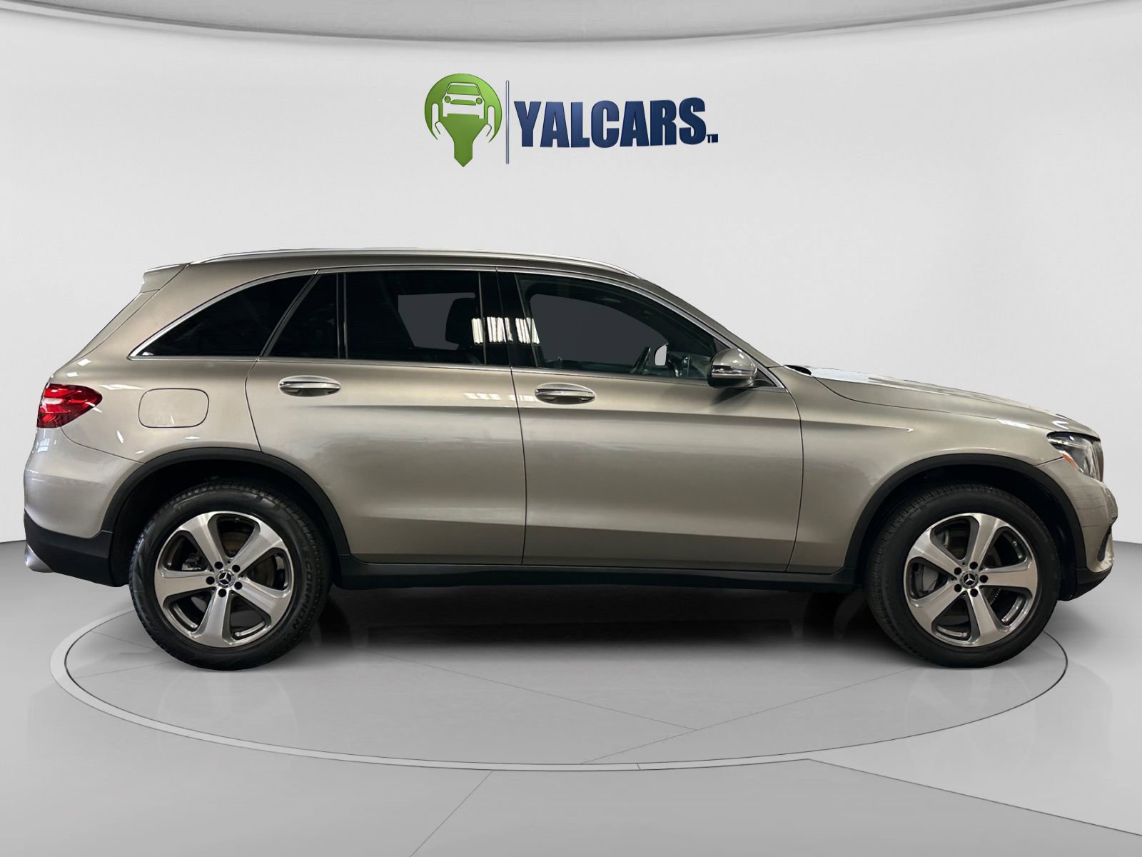 Used 2019 Mercedes-Benz GLC 300 4MATIC w/ Multimedia Package image 6