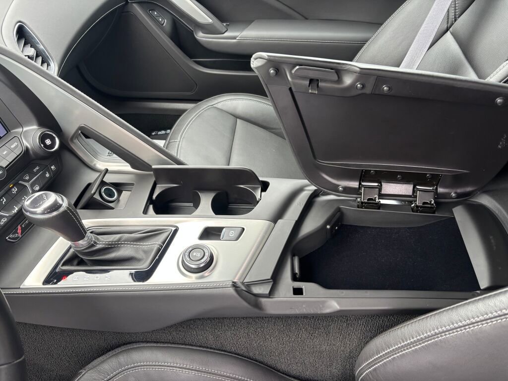 Used 2017 Chevrolet Corvette Stingray Coupe w/ Z51 3LT image 16