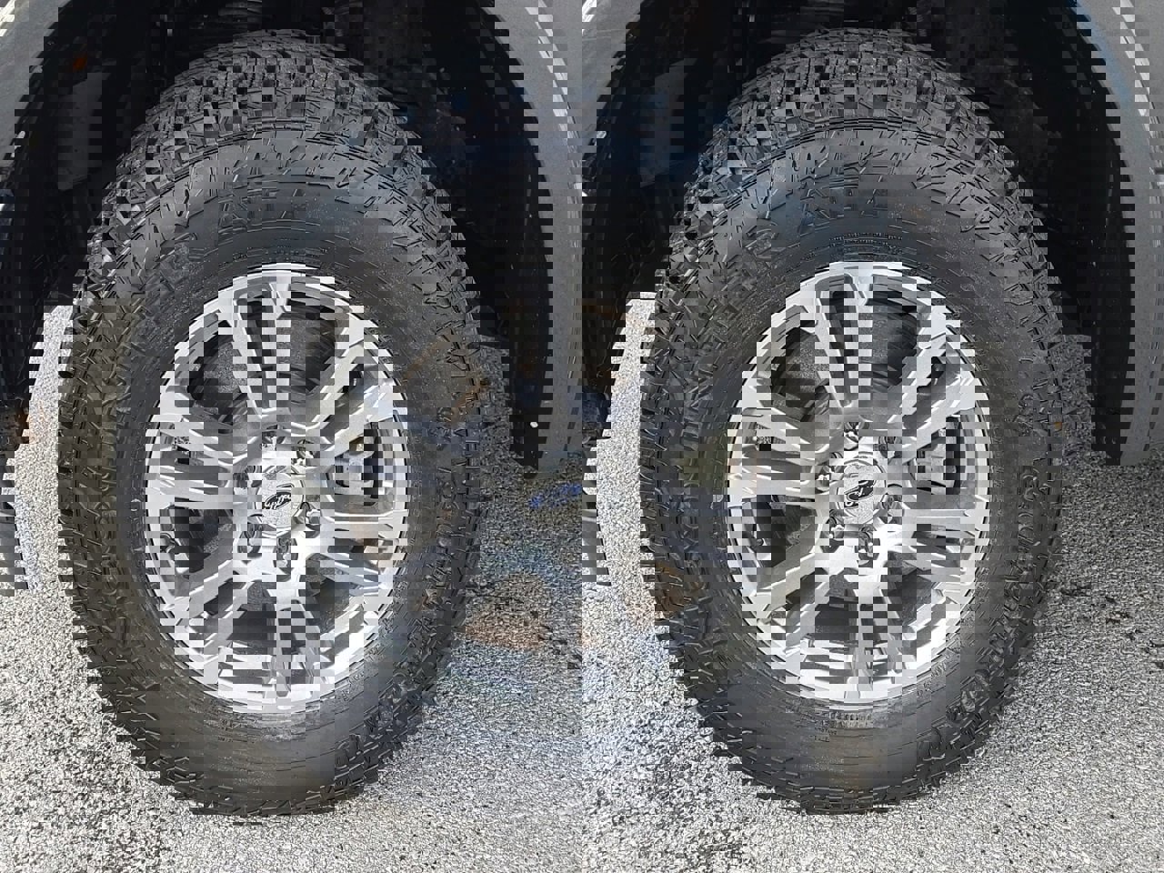 Used 2018 Ford F150 Lariat w/ Equipment Group 501A Mid image 11