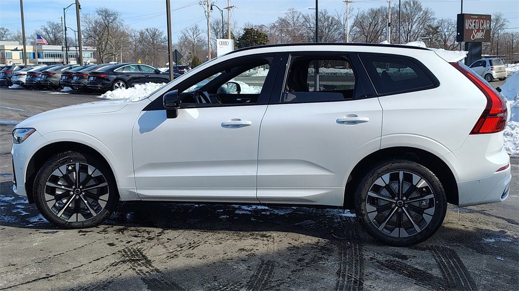 New 2026 Volvo XC60 B5 Plus w/ Protection Package Premier image 5