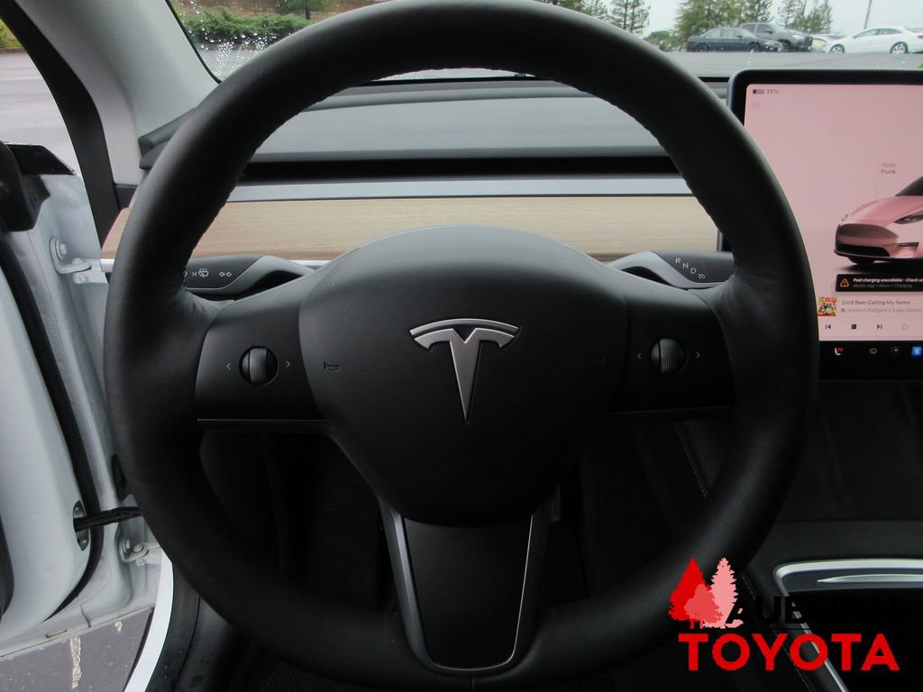 Used 2022 Tesla Model Y Long Range image 12