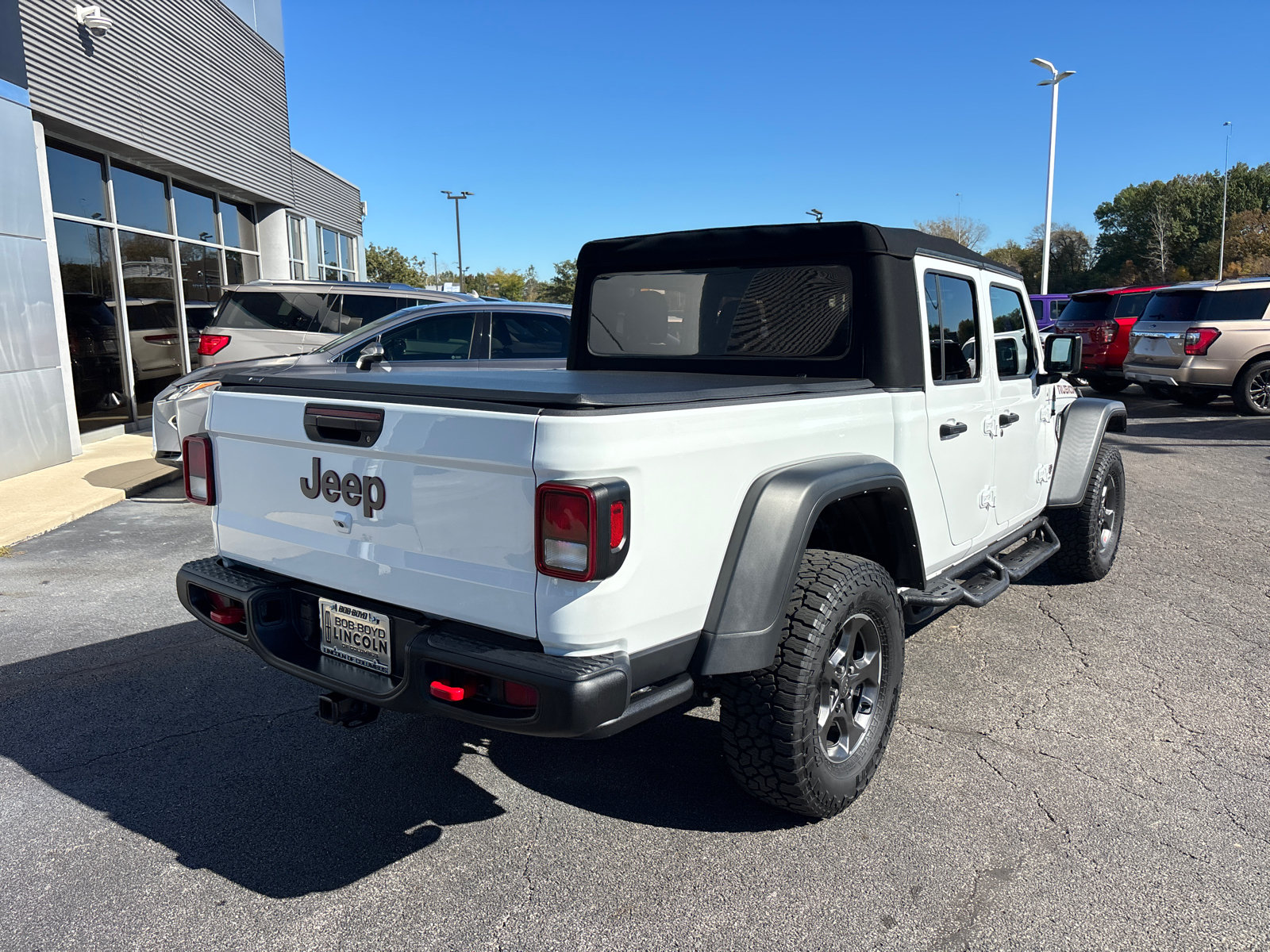 Used 2023 Jeep Gladiator Rubicon w/ LED Lighting Group AWD/4WD image 7
