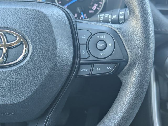 Used 2022 Toyota RAV4 XLE image 22