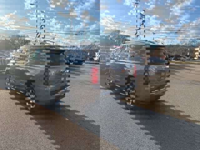 Used 2017 Chevrolet Suburban Premier image 5