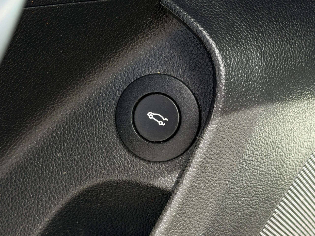 Used 2015 Buick Regal Premium FWD image 17