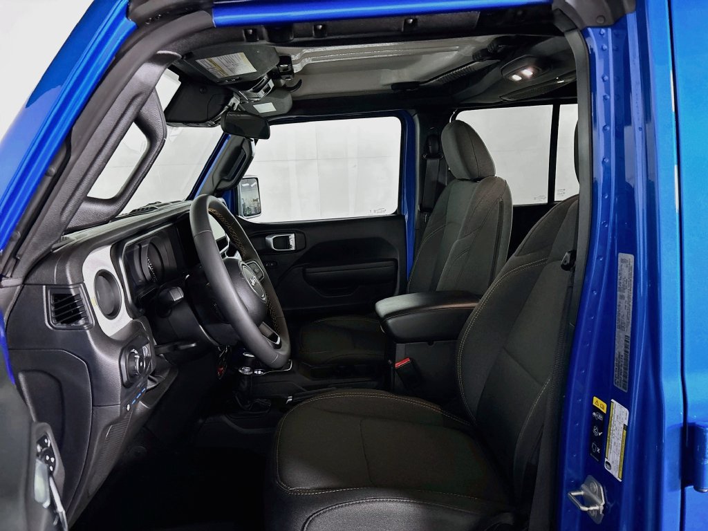 Used 2024 Jeep Wrangler Unlimited AWD/4WD image 11