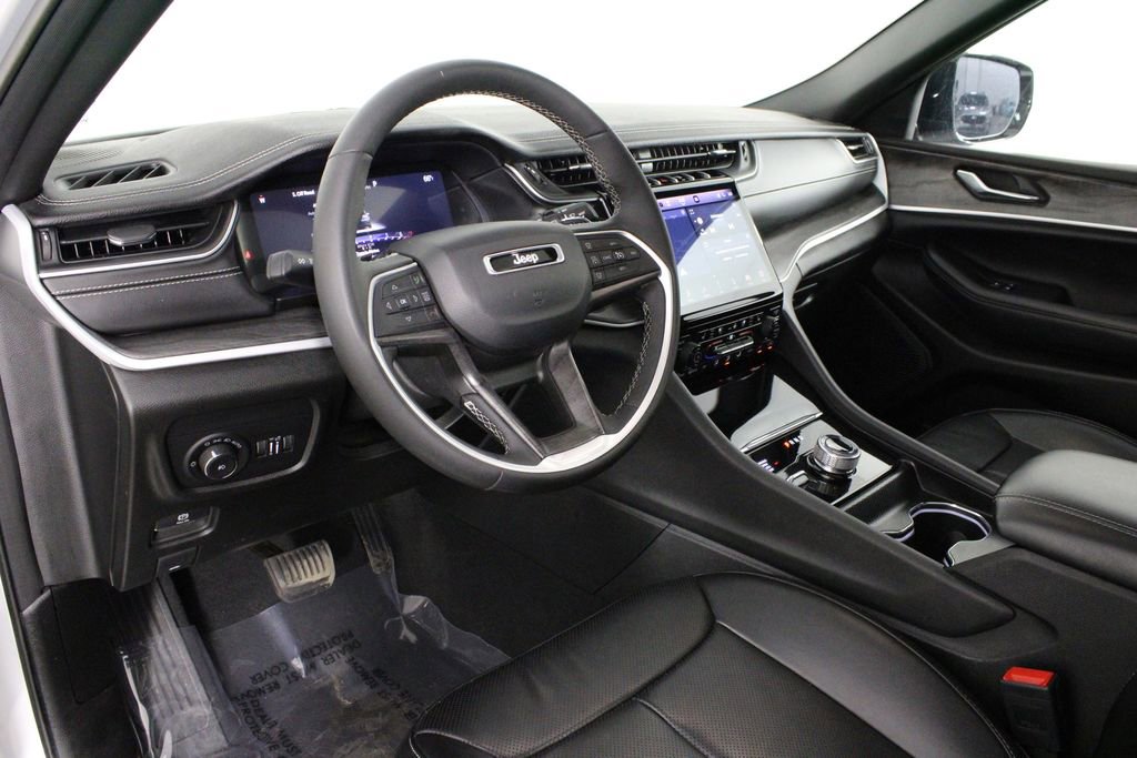 Used 2024 Jeep Grand Cherokee L Limited w/ Luxury Tech Group II image 25