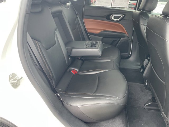 Used 2024 Jeep Compass Limited image 17