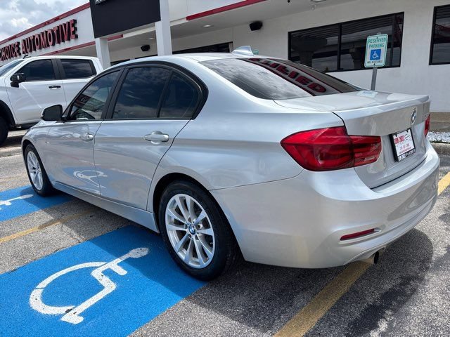 Used 2018 BMW 320i Sedan RWD image 4