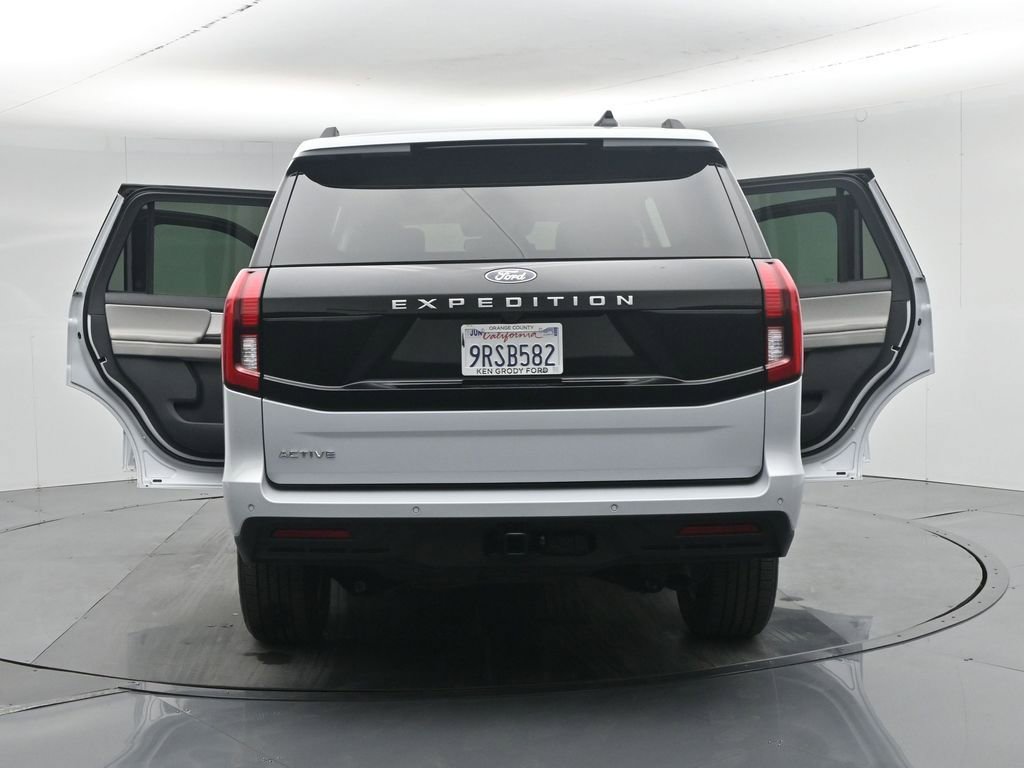 Certified 2025 Ford Expedition Active image 38