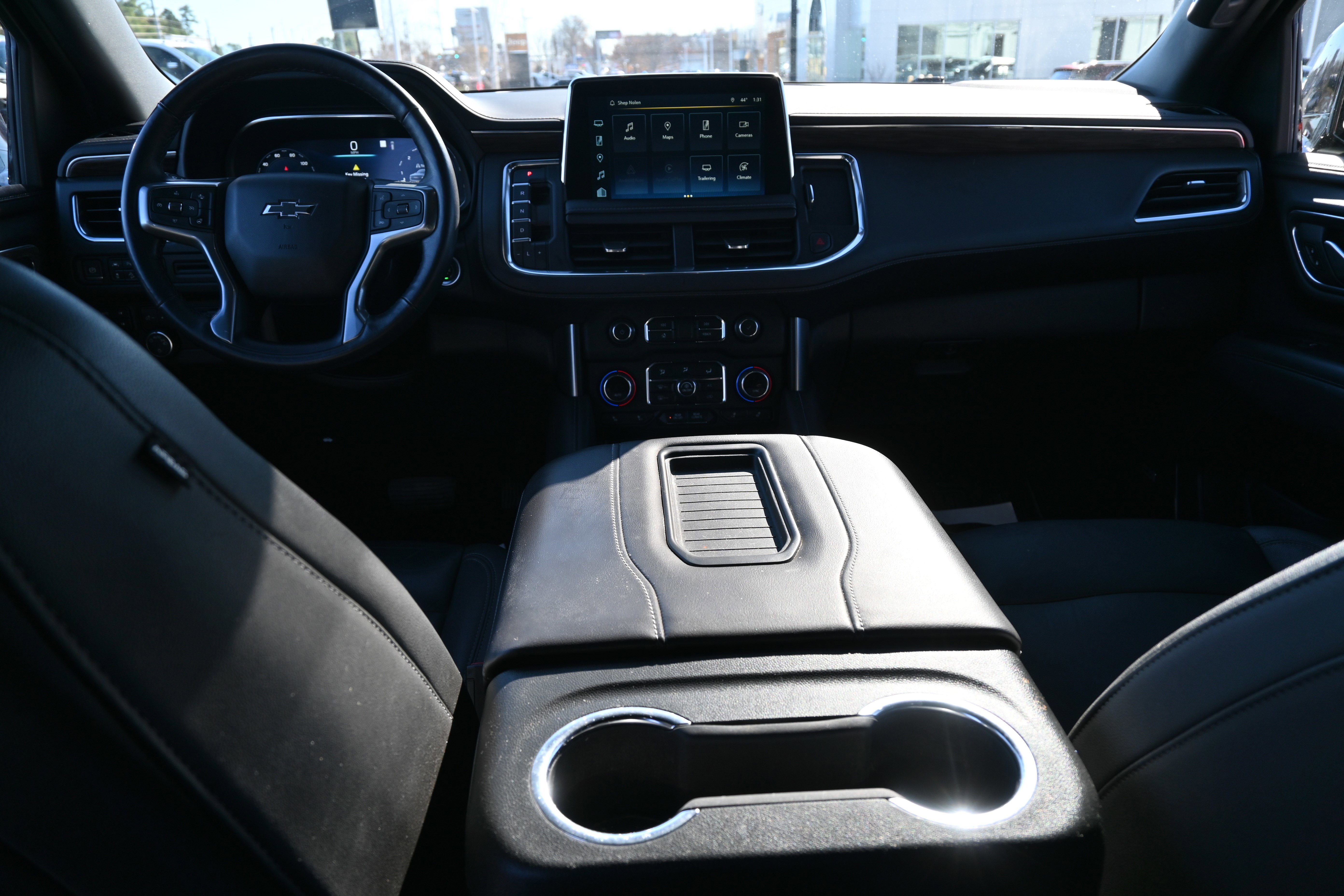 Used 2022 Chevrolet Tahoe Z71 w/ Luxury Package image 3