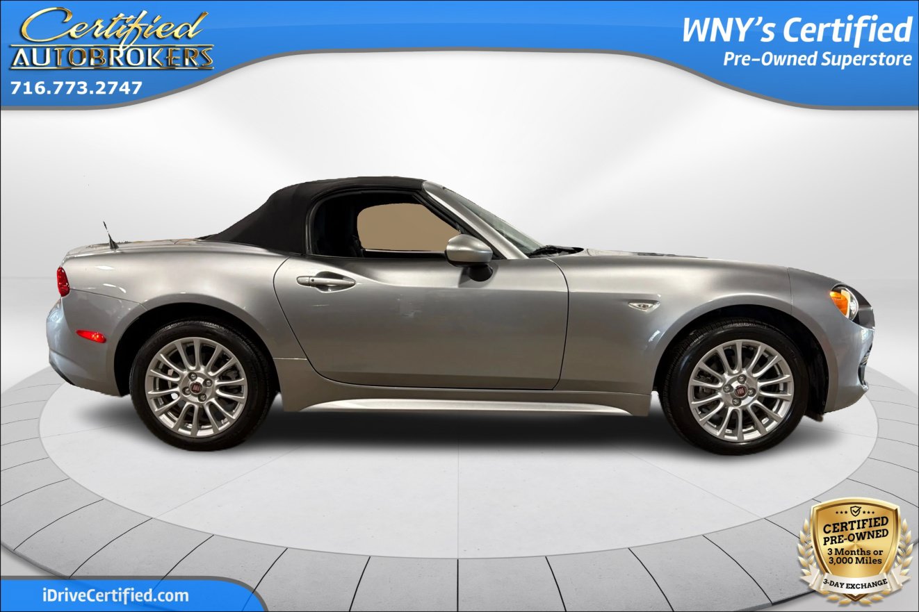 Used 2017 FIAT 124 Spider Classica RWD image 4