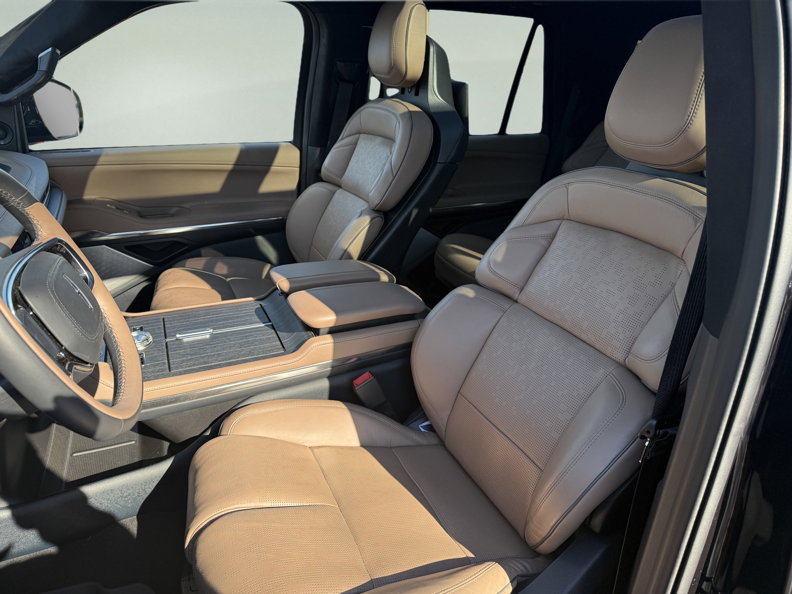 Used 2025 Lincoln Navigator Black Label AWD/4WD image 10