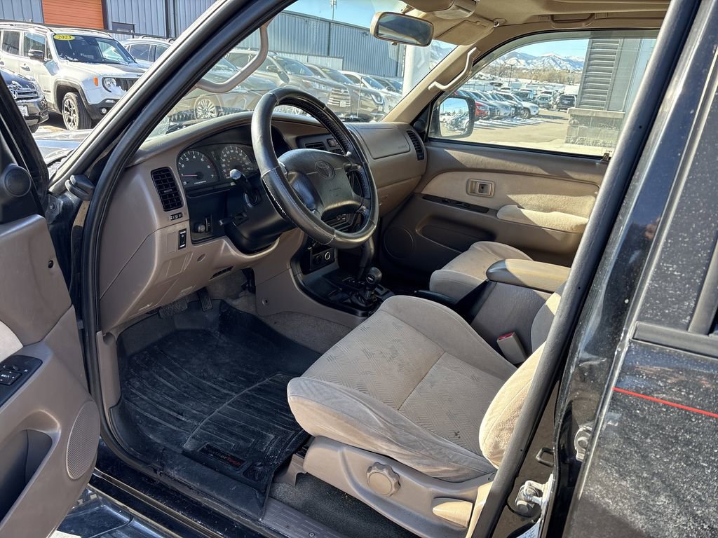 Used 2001 Toyota 4Runner SR5 image 9