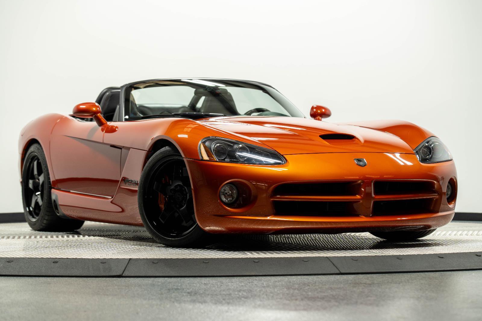 Used 2005 Dodge Viper SRT-10 w/ Copperhead Edition Group RWD image 43