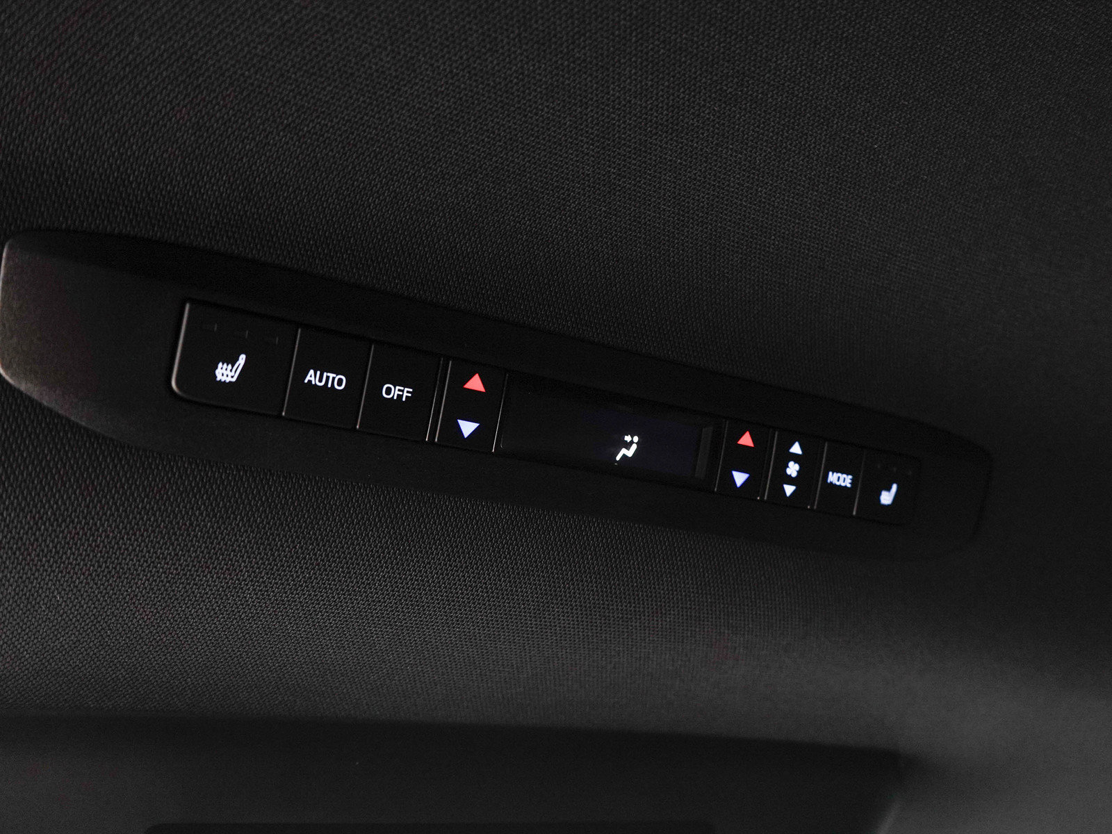 Used 2025 Toyota Sienna Platinum AWD/4WD image 17