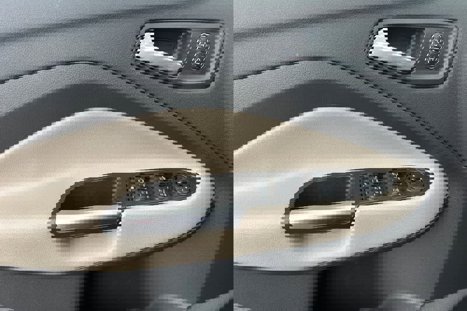 Certified 2019 Ford Escape SEL image 12